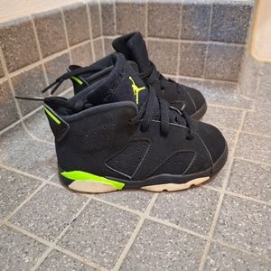 Baby shoes Jordan's electric green size 7c